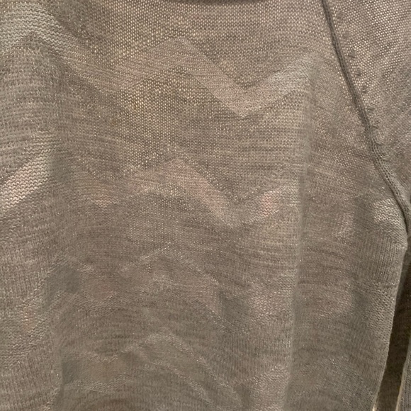 Beautiful sweater AB Studio in gray color and has silver tone .size : large. - Picture 9 of 13